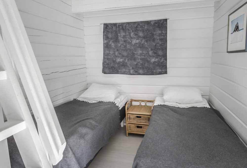 Holiday Village Shoreline Cabin Schlafzimmer